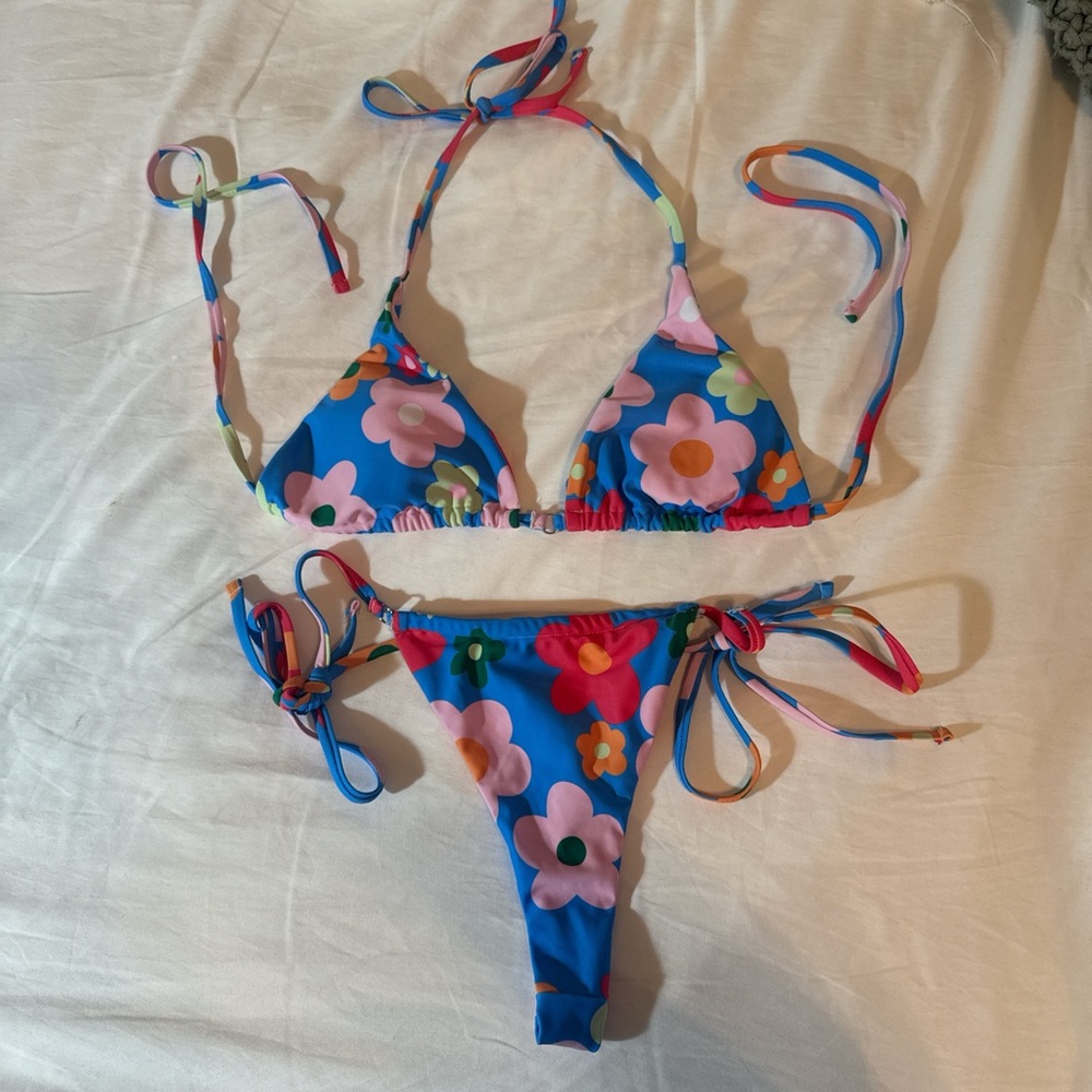 SHEIN Floral Bikini Set